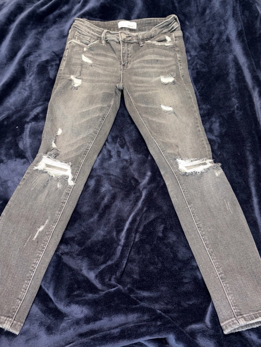 Vervet Distressed Jeans